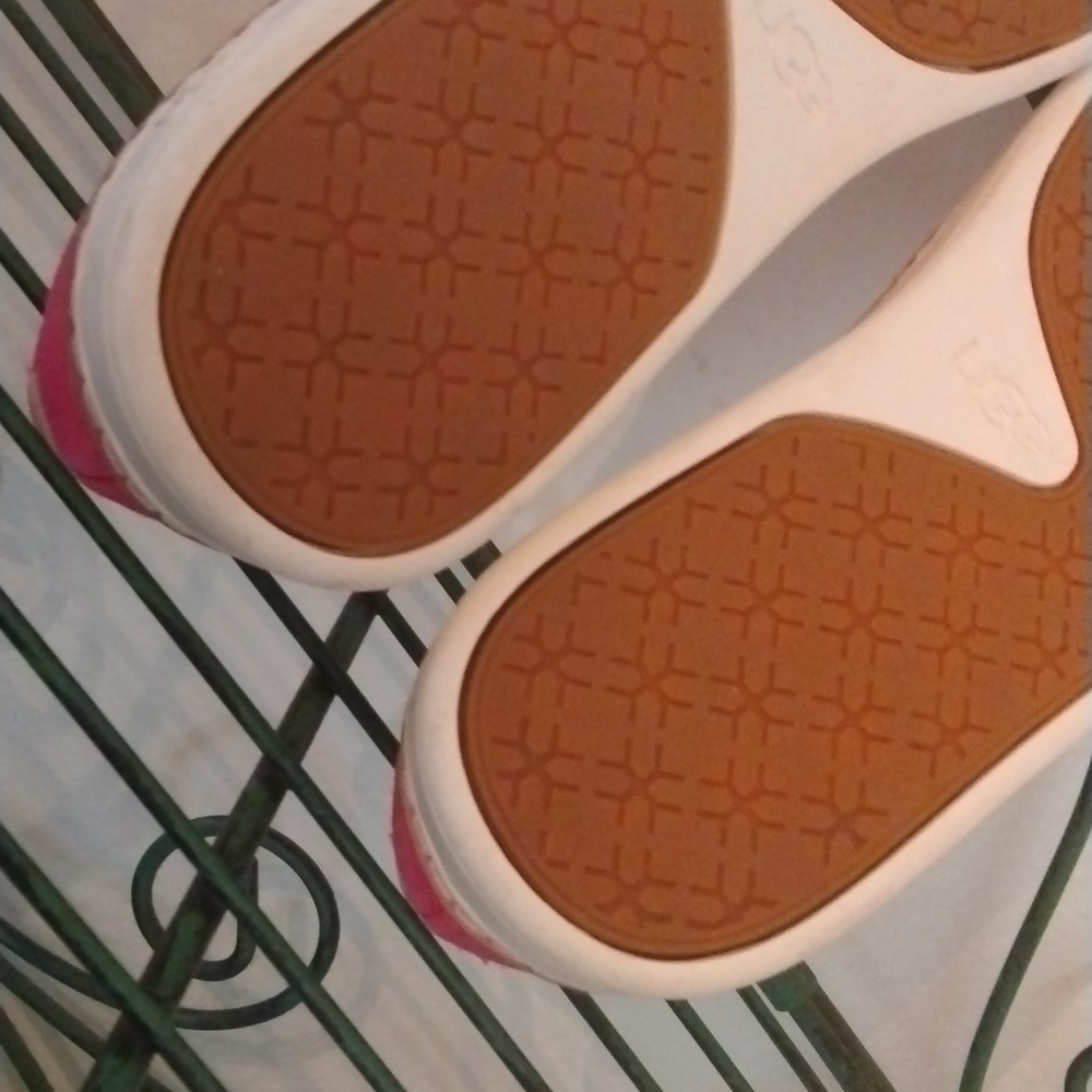 ♥️UGG SHOES ♥️ - Picture 8 of 9